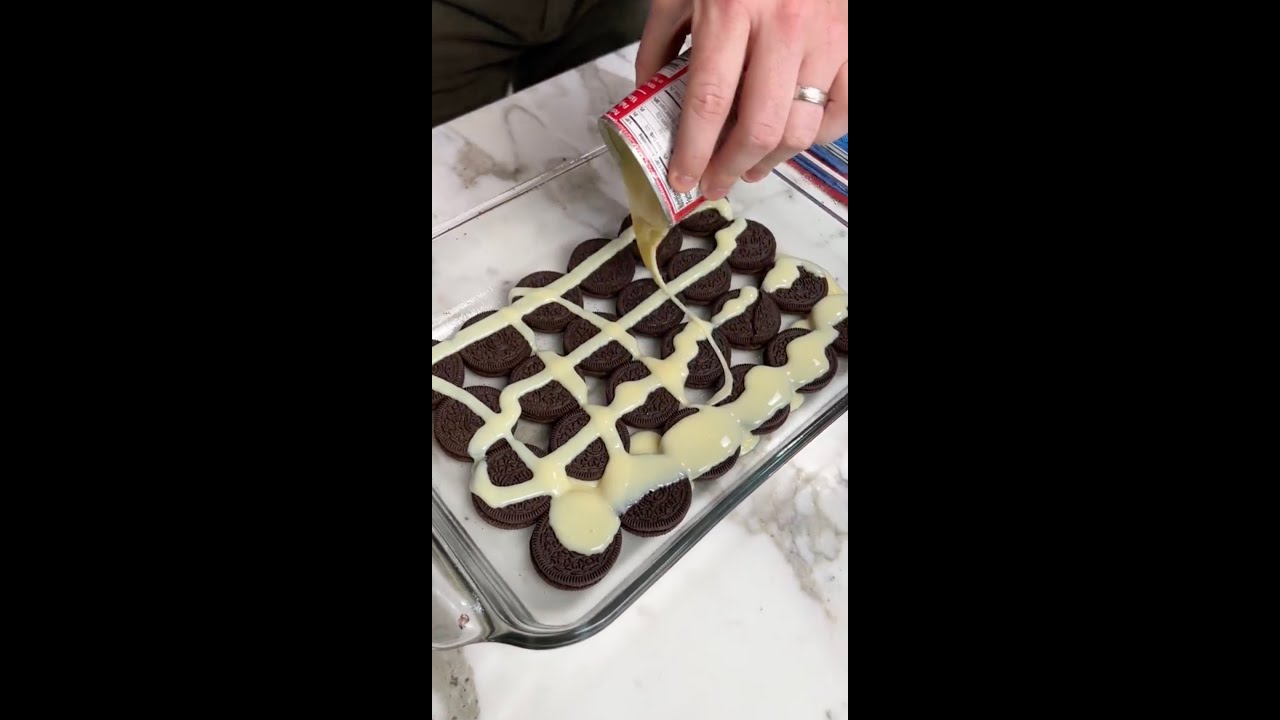 Easy Oreo Dump Cake