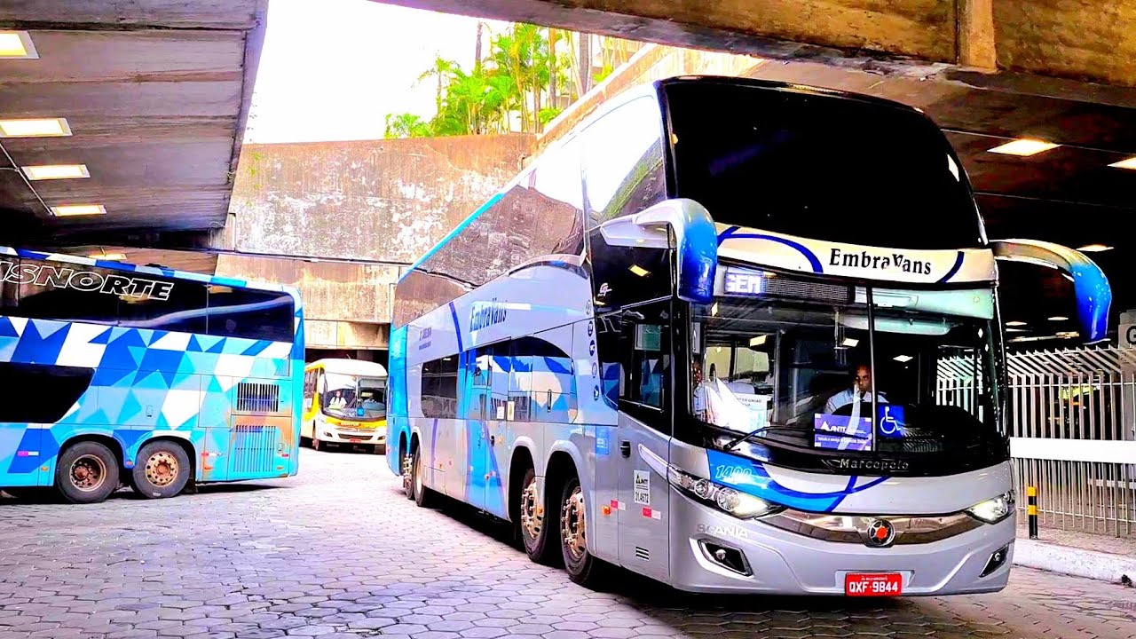 Fluxo intenso de ônibus na rodoviária de BH. Movimento Natalino.