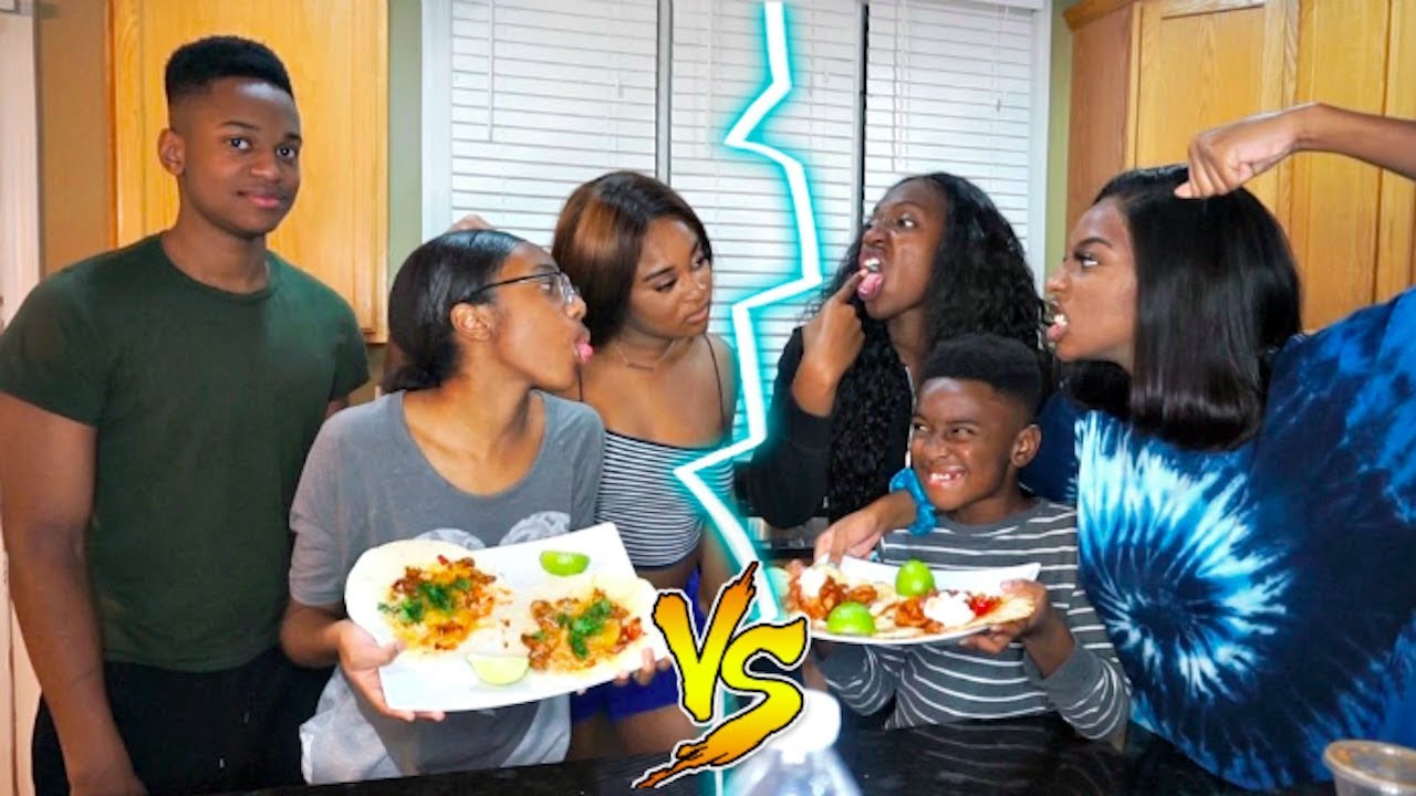 SIBLINGS VS. SIBLINGS COOKING CHALLENGE 2019! | Coco Chinelo