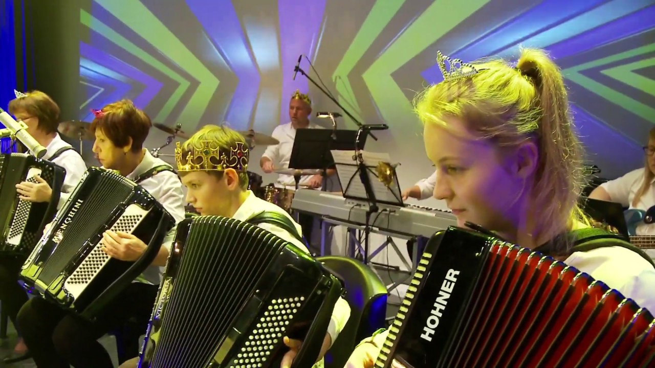 Y.M.C.A.(Village People) performed by Dansende Vingers Oudsbergen (B)