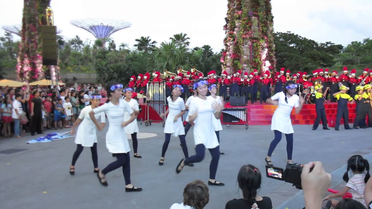 SYF Celebrations 2014 @ Gardens By The Bay - Bowen Military Band - Happy