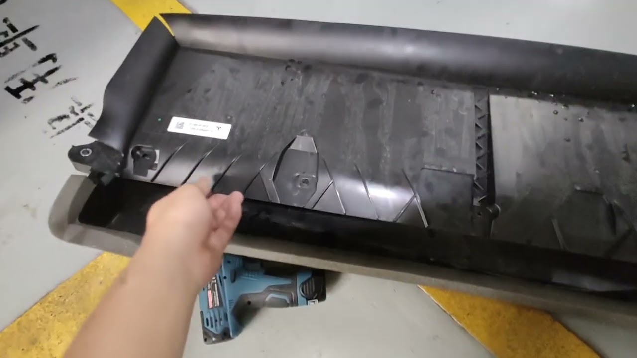 Tesla Model Y 更換Biohazard 大濾網教學
