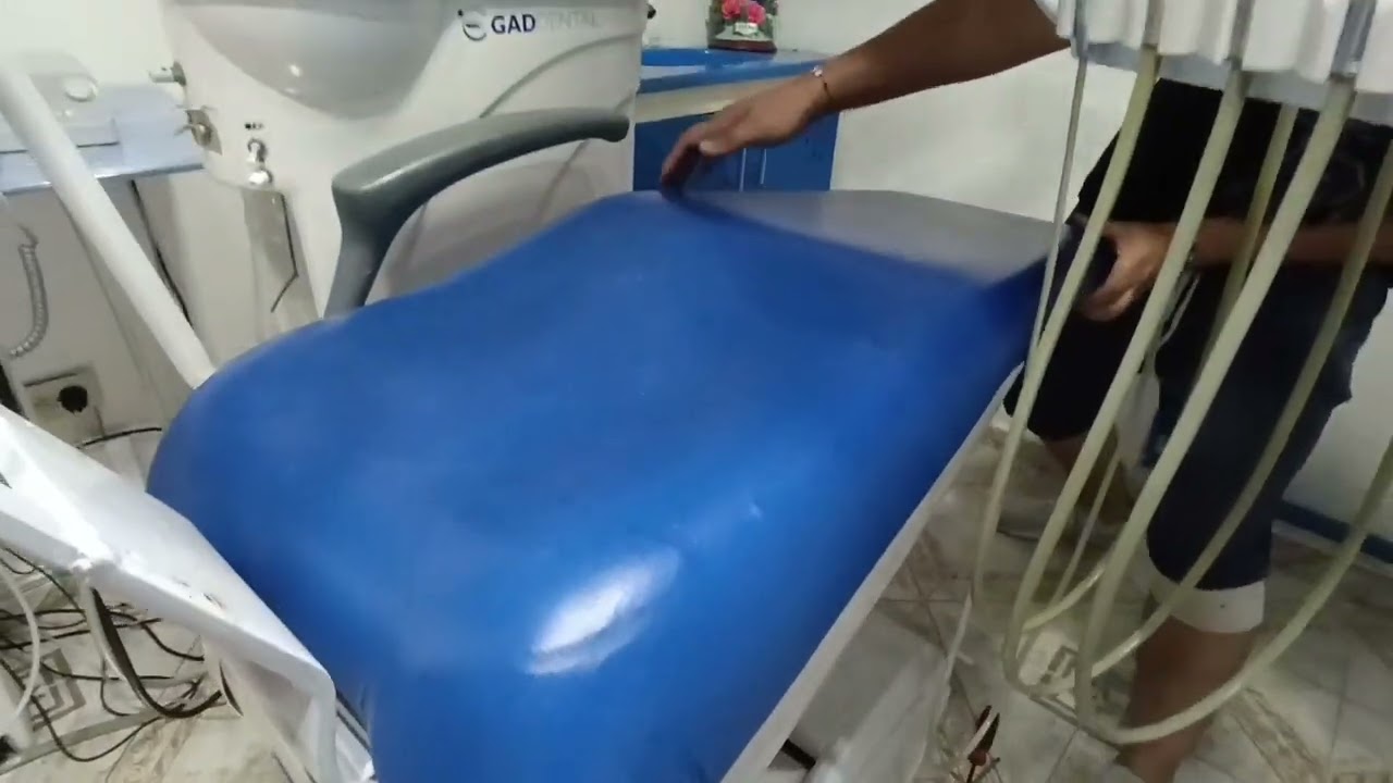Desarme de sillón odontológico para el tapizado.