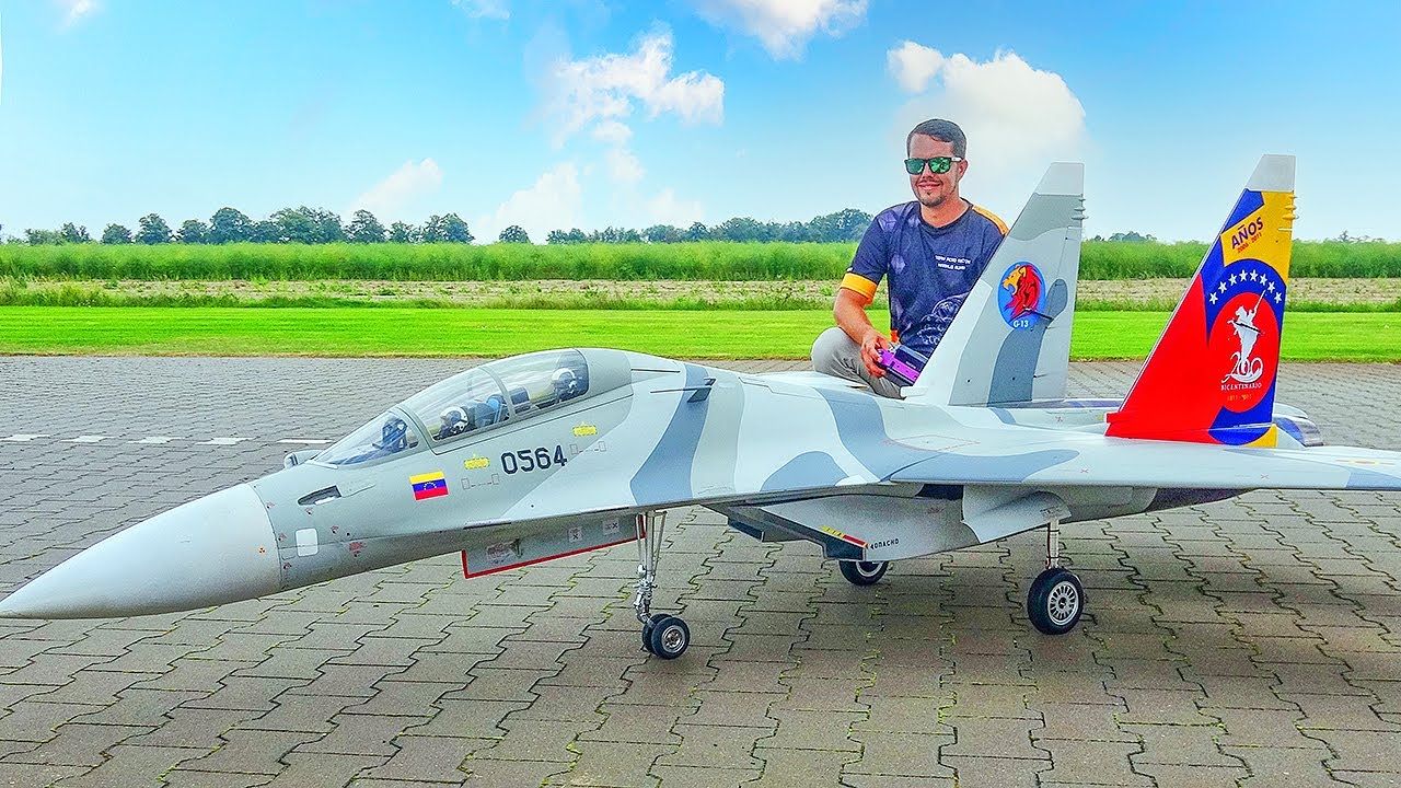 HUGE SUKHOI SU-30 RC DUO TURBINE JET MODEL DEMONSTRATION FLIGHT