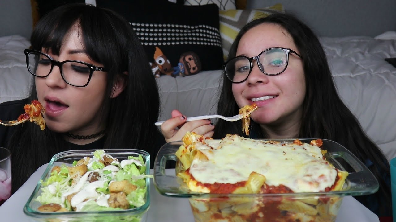 CHEESY BAKED ZITI AND CAESAR SALAD MUKBANG | EATING SHOW