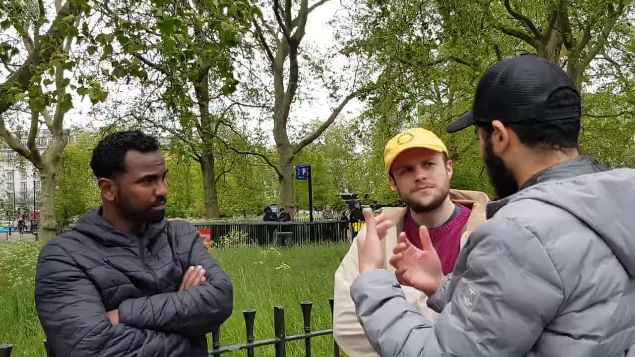 P1 The Key To Islam?! Nice Conversatio Mohammed Ali and Visitor Speakers Corner Sam Dawah
