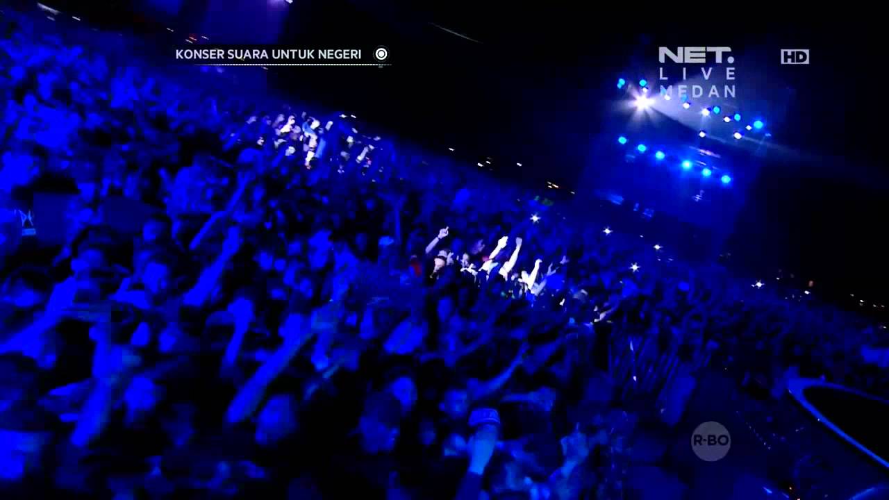 Konser Iwan Fals dan Andra and The Backbone di NET Medan - Pesawat Tempur