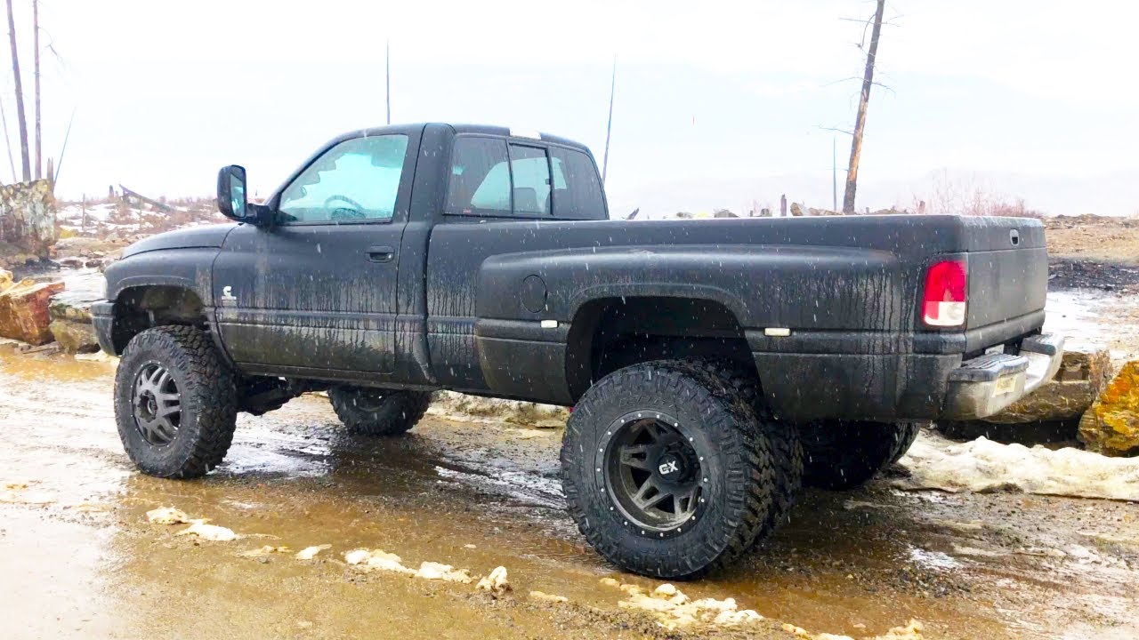 Should You Put a Vinyl Floor Kit in your Truck?