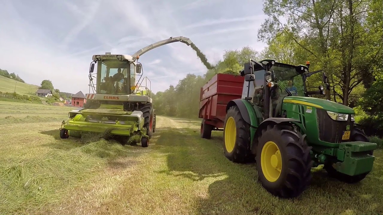 1  Schnitt Häckseln 2k18 mit Claas, John Deere 5r & 6r (LU Reiff)