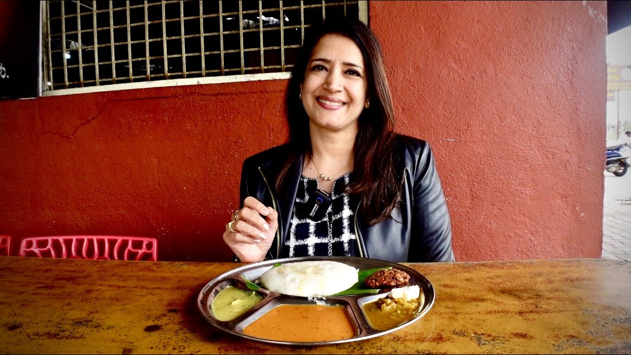 Introducing Her To Famous BIDADI THATTE IDLI! Old Bengaluru Mysuru Highway | Mysore Holiday Vlog 152