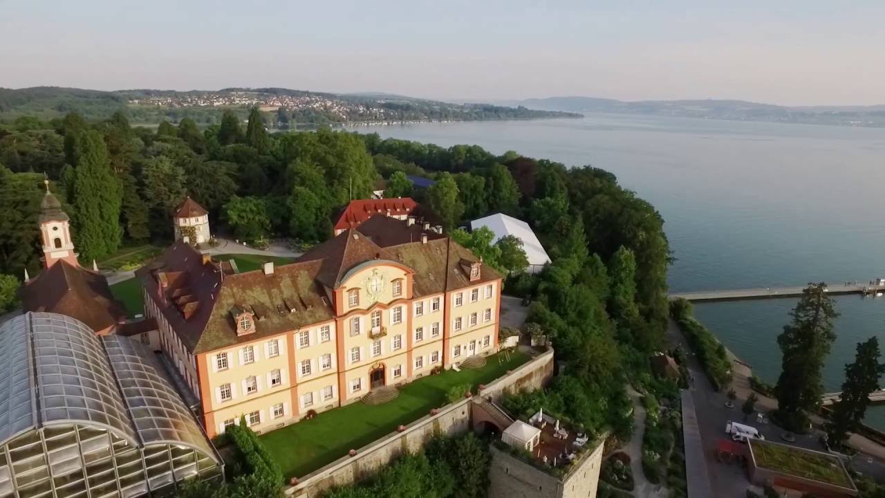 Perfekt integriert - eine Parklandschaft auf dem Dach