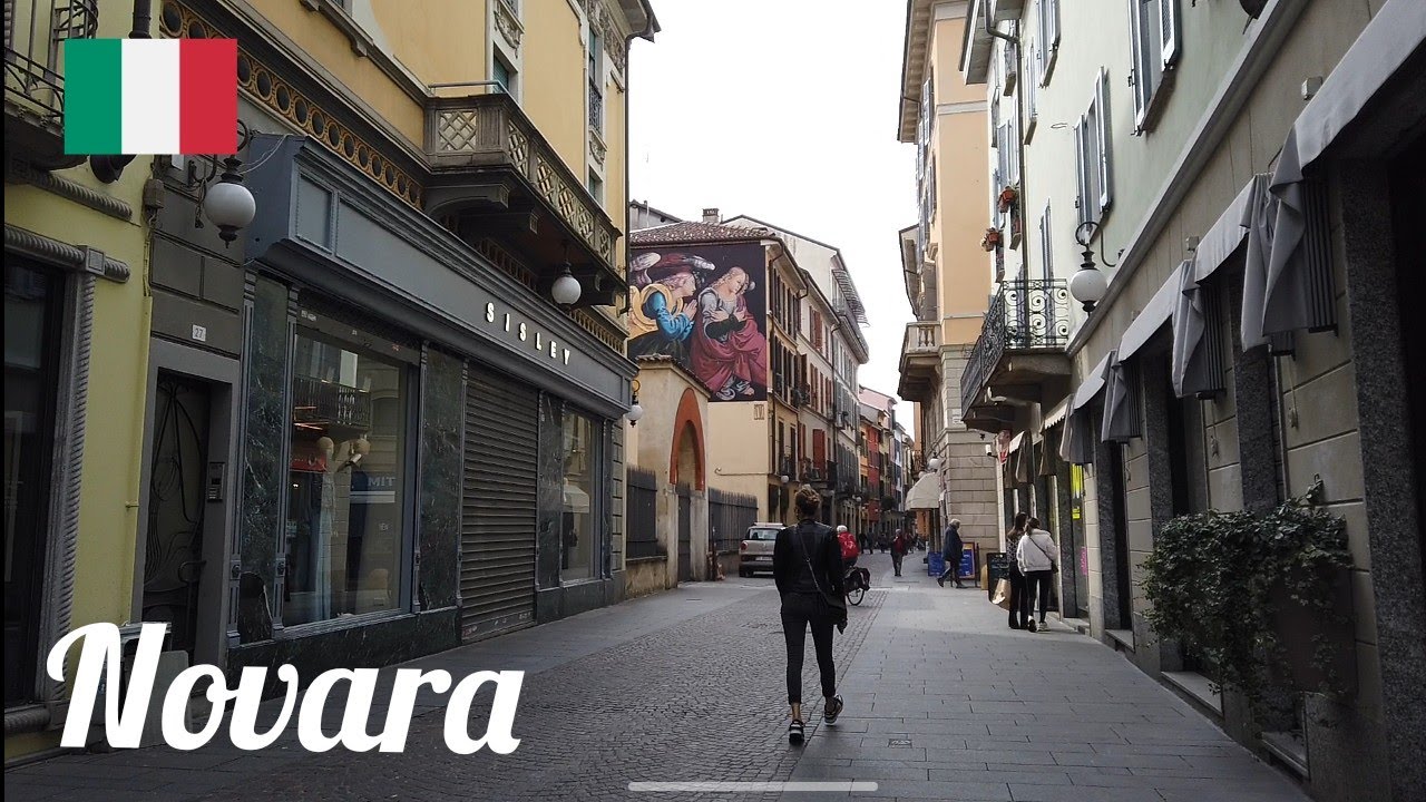 Novara (Italy) - Winter Walking Tour