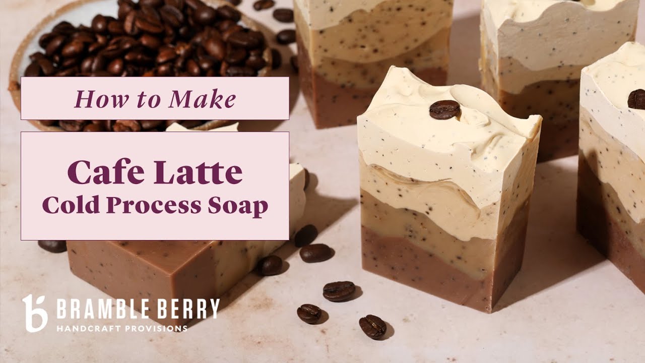 Энн-Мари готовит мыло холодным способом с латте — коллекция Cafe | Bramble Berry