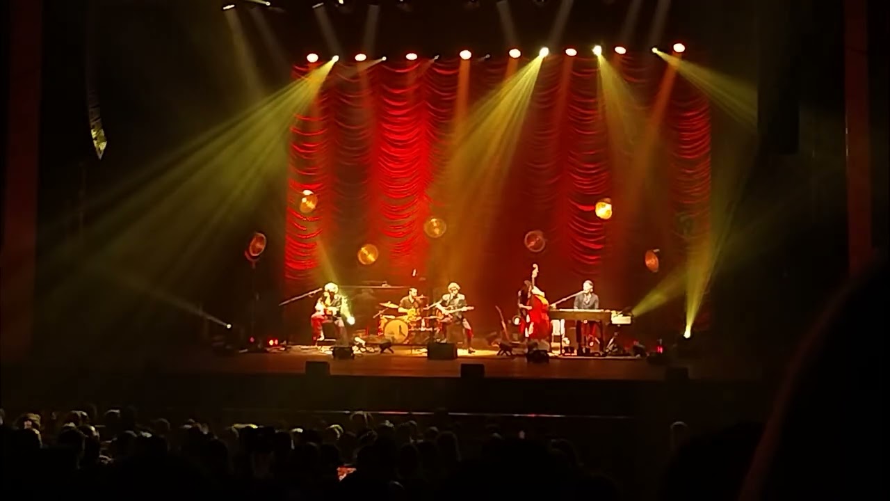 Tutte le strade portano a te – Ligabue (Teatro Arcimboldi, Milano – In Teatro Dedicato a noi tour)
