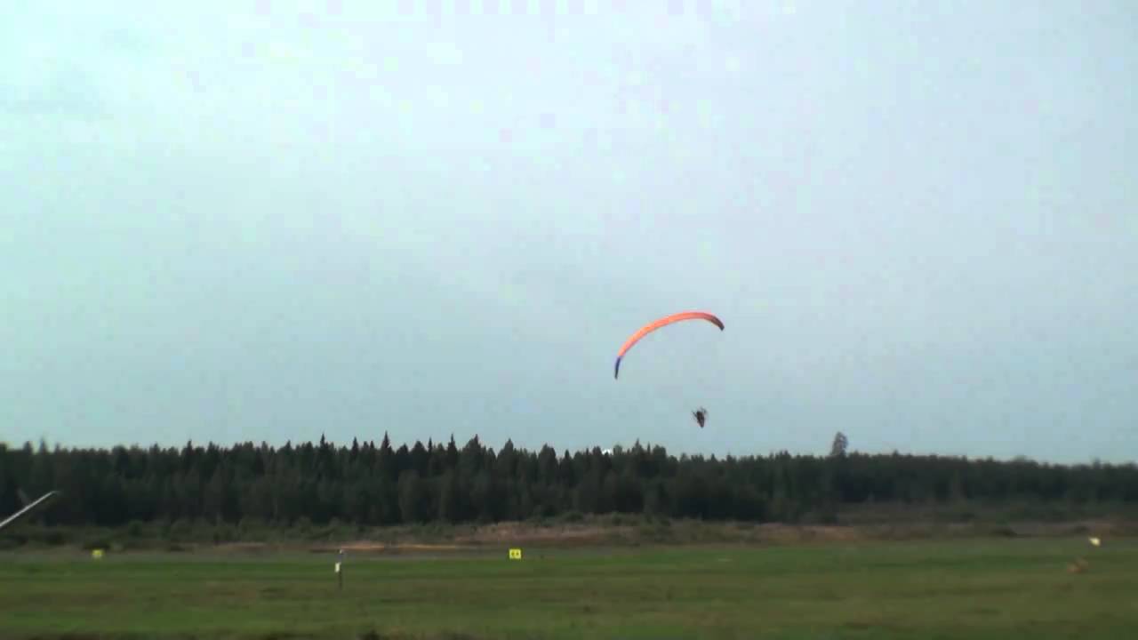 Tampere International AirShow 2010 / Liitovarjo esitys.