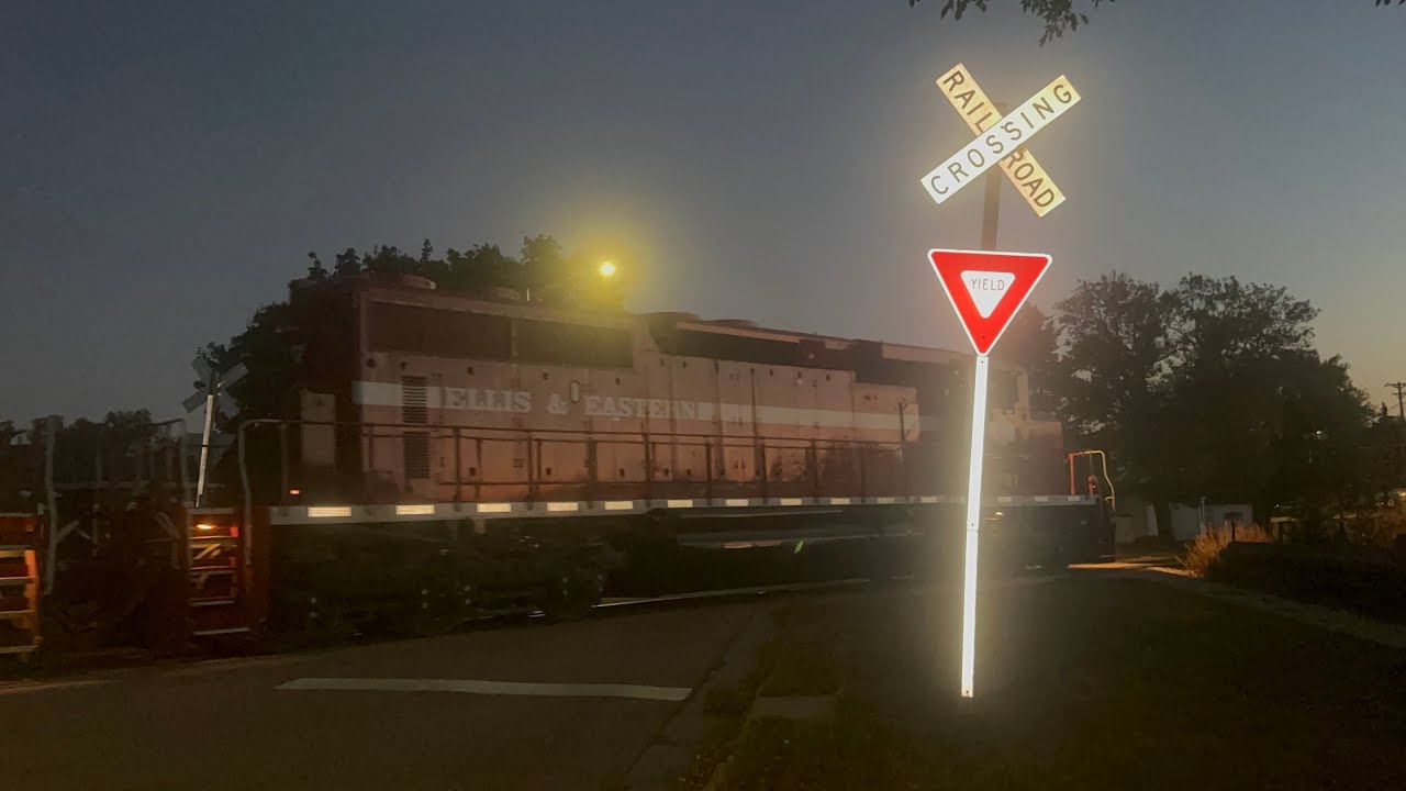 Ellis & Eastern sand cars and loaded gravel train in Sioux Falls SD