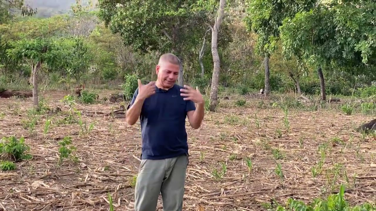 PROBANDO UNAS BOTAS DISEÑADAS POR EJÉRCITO AMERICANO GUAZAPA SUR