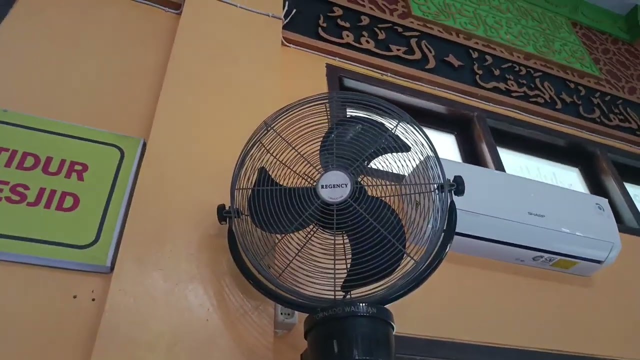 Berburu kipas angin di masjid
