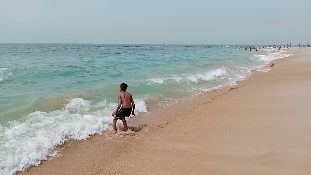 شاطئ  سيدي عابد بضواحي مدينة الجديدة، أقل ما يقال عليه رائع