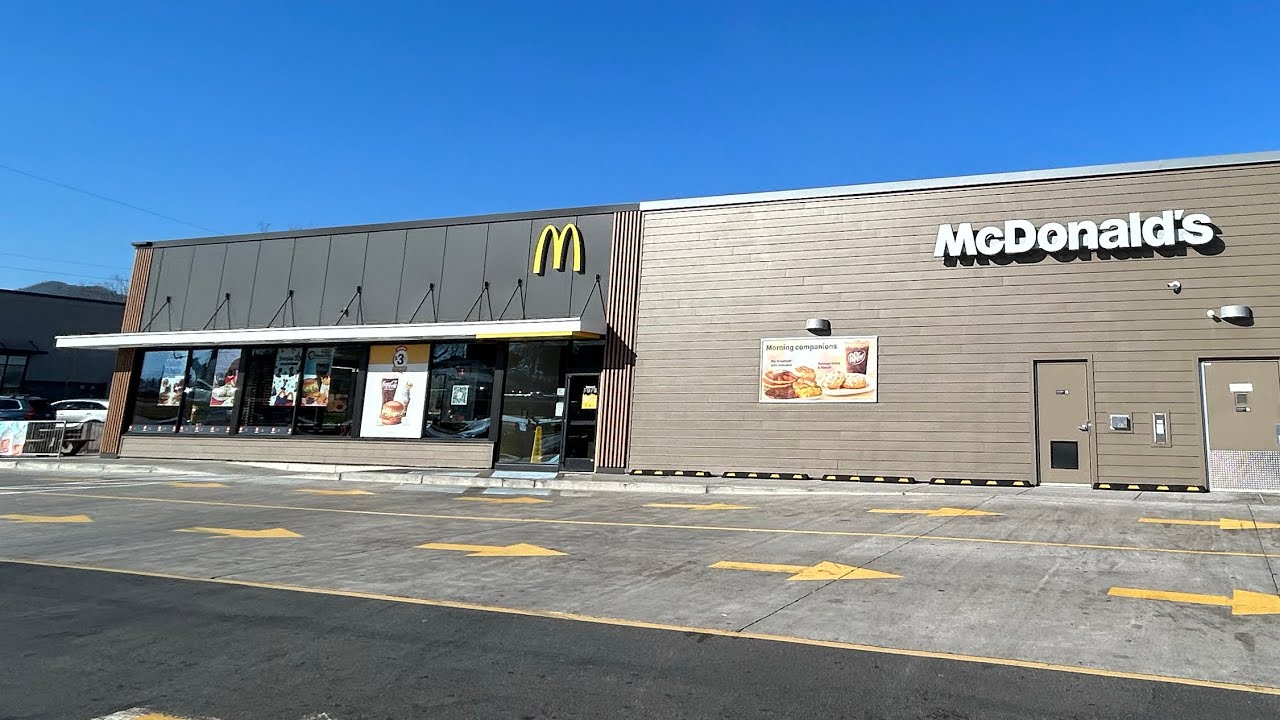 Экскурсия по ресторану McDonald’s в Ньюпорте, штат Теннесси.