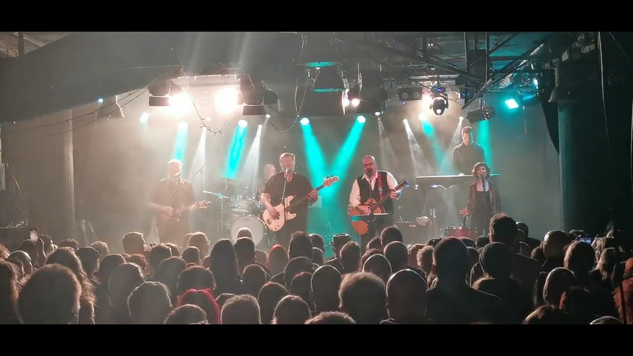 Leavings-orkesteri solistinaan Timo Rautiainen - Rin Tin Tin - Tanssisali Lutakko - 9.2.2024