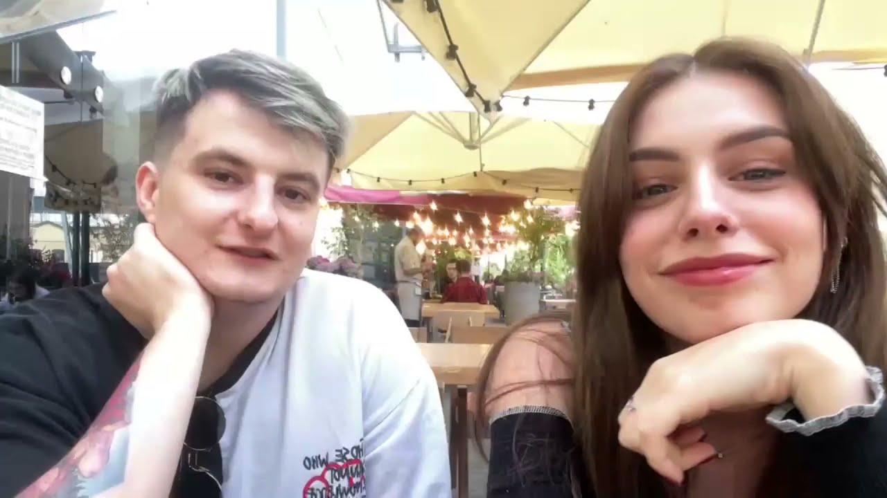 IRL Злой Гуляет с барбигерл