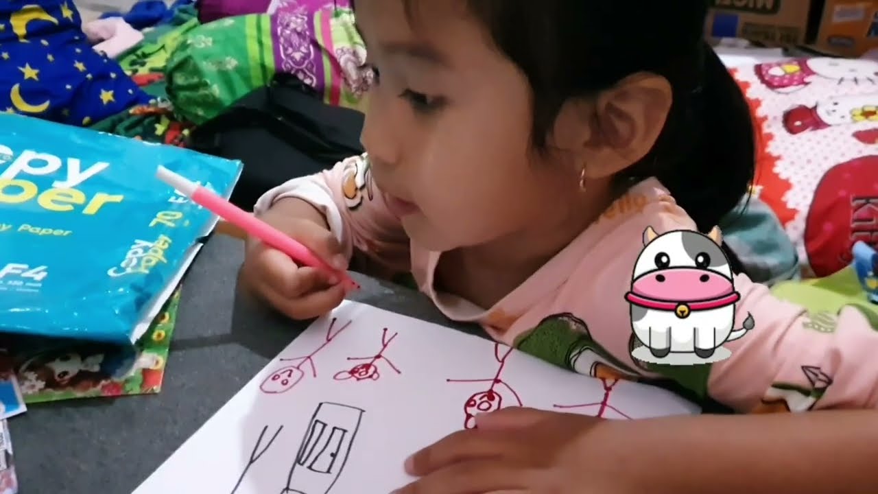 Ocih menggambar, ada rumah, orang, bunga dan angka 