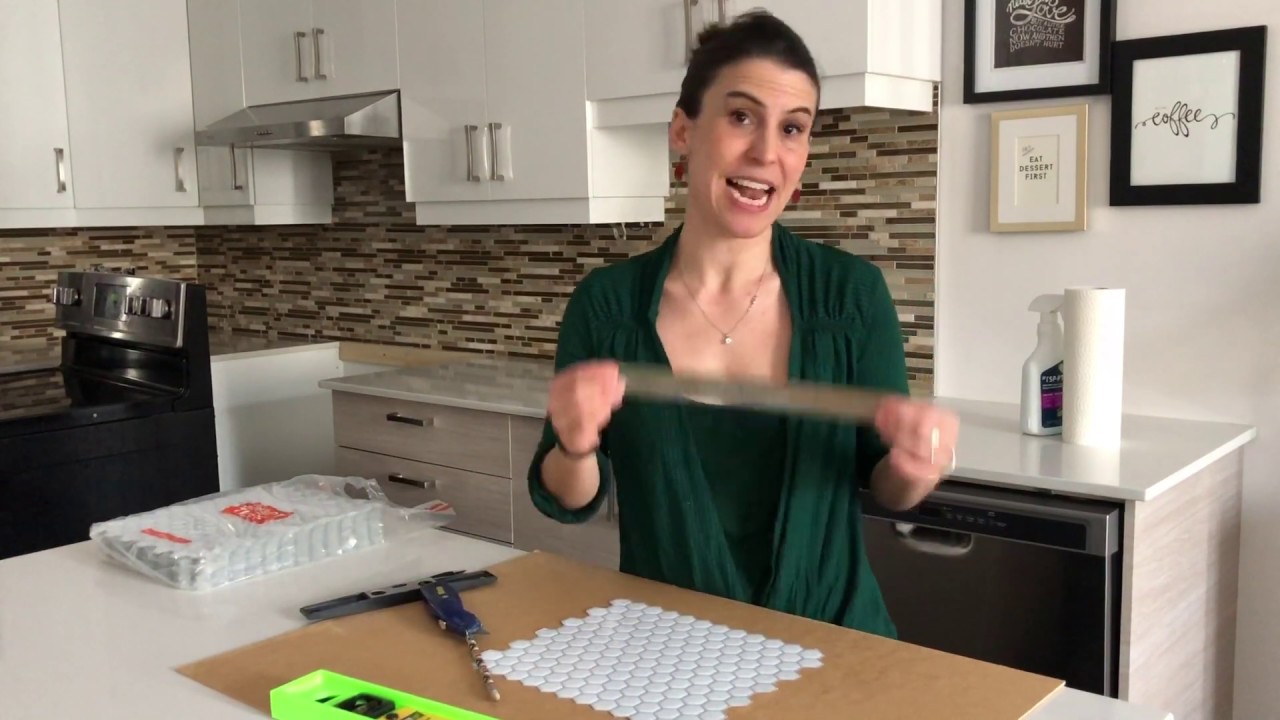 Comment poser les carreaux adhésifs Smart Tiles ?
