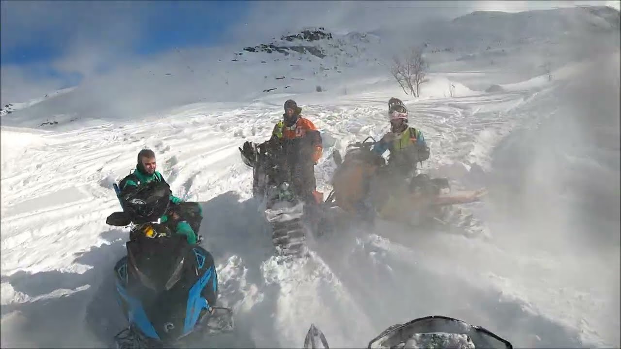 Riksgränsen 2021 - April powder day 2