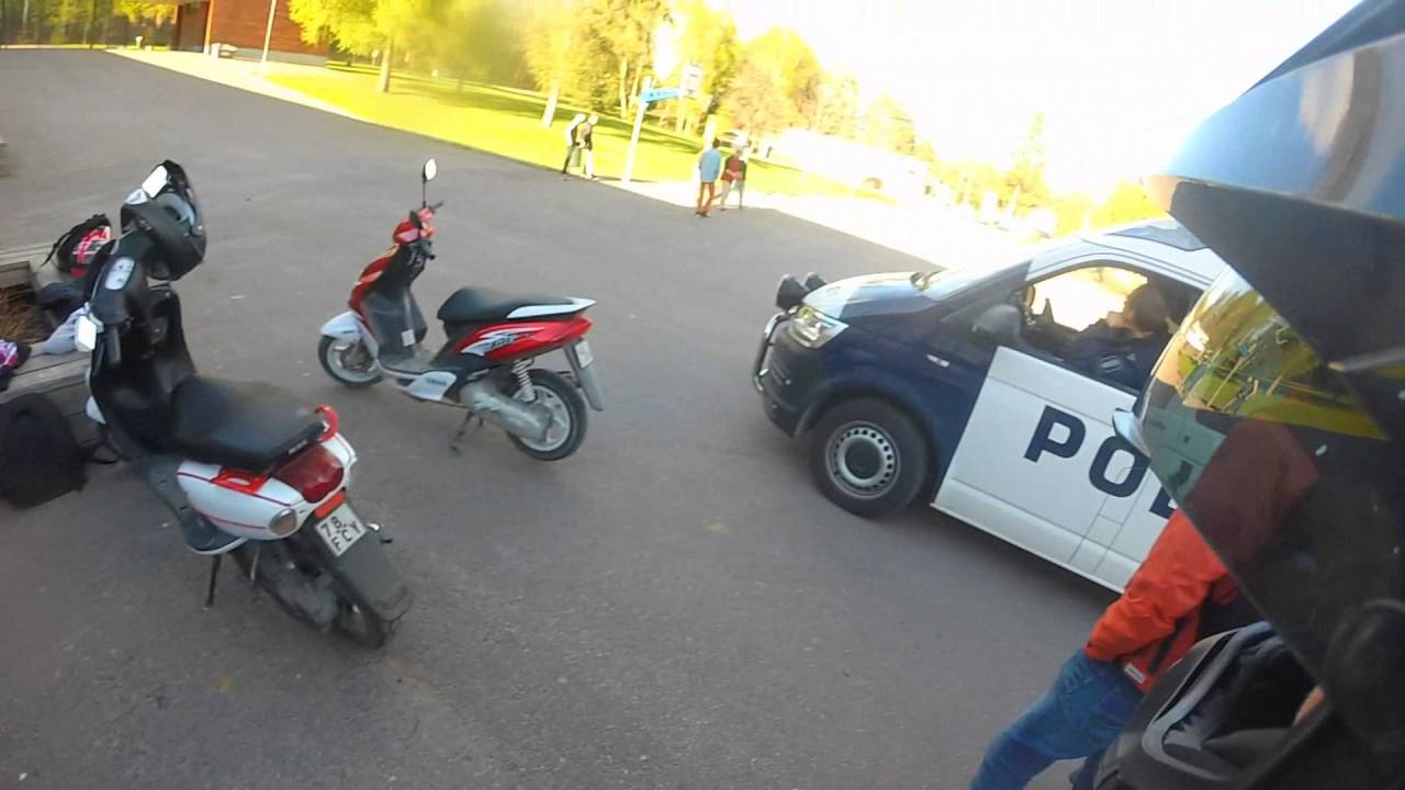 Poliisit jututtaa | Keulimista