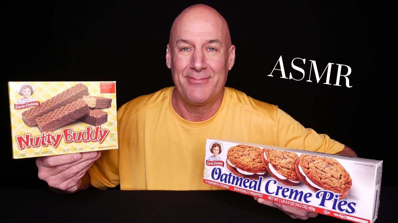 ASMR: LITTLE DEBBIE FAVORITES~OATMEAL CREME PIES AND NUTTY BUDDY BARS (EATING SOUNDS) SOFT SPOKEN~4K