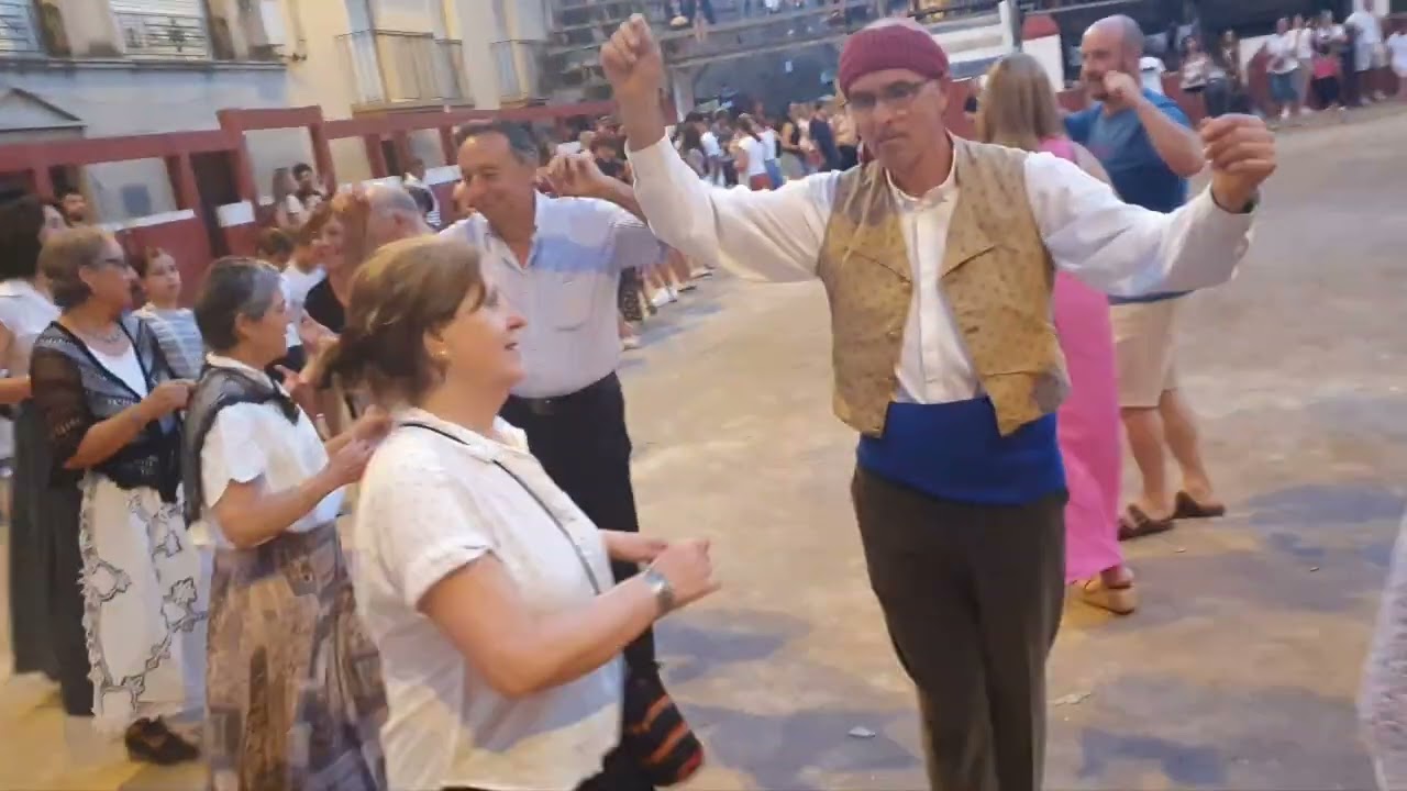 FIRA D'OFICIS DE BENASSAL 2025. Ball pla de Benassal.