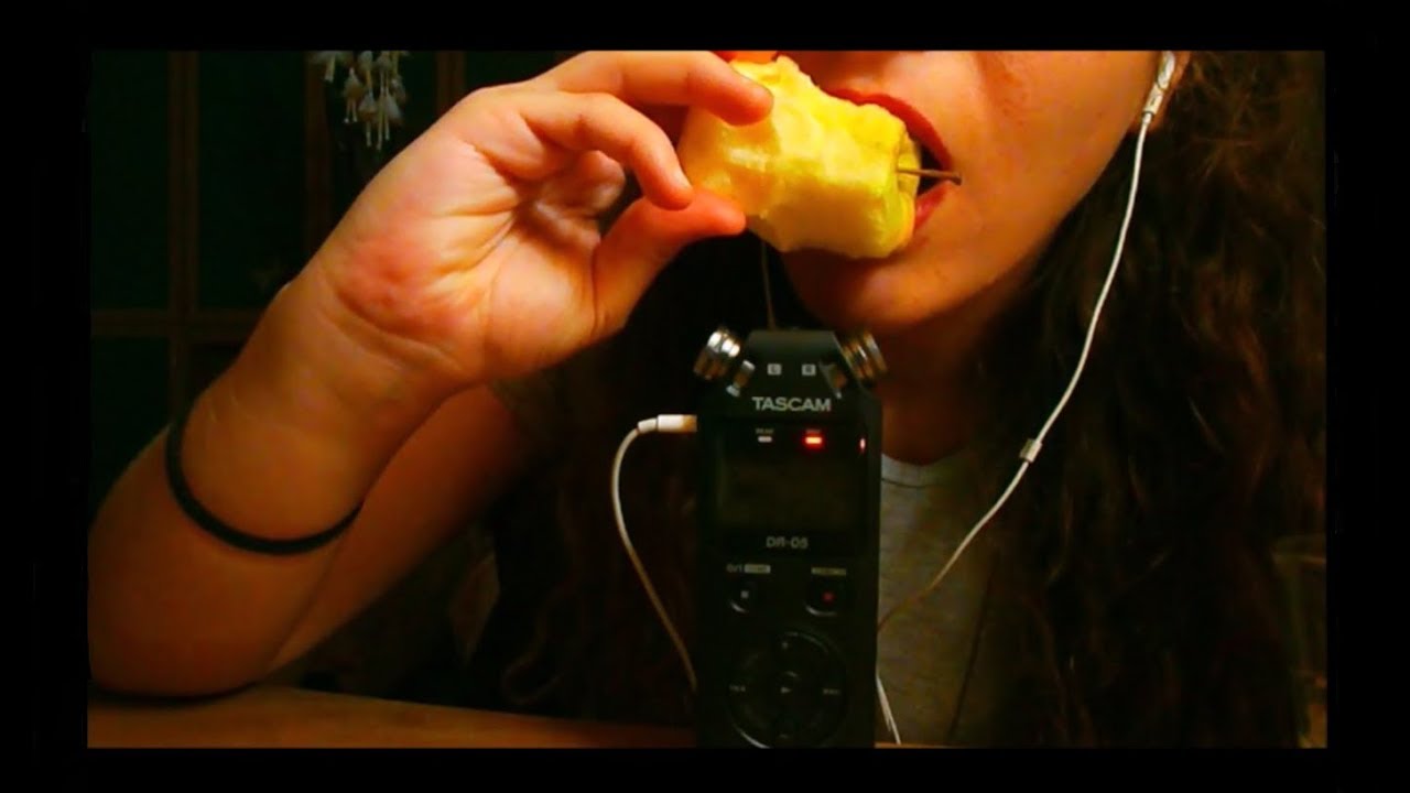 ★[ASMR]★ Apple eating sounds 🍏 (NO TALKING) Relax! ★
