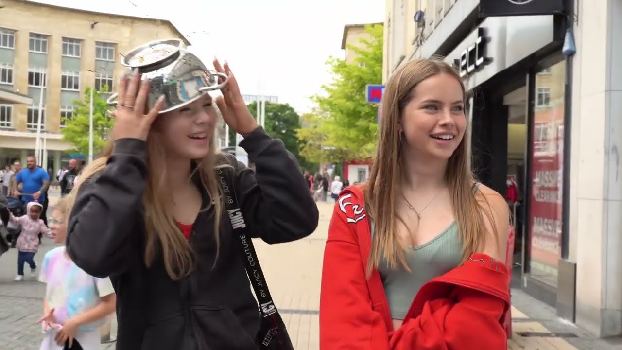 Street magic mentalism