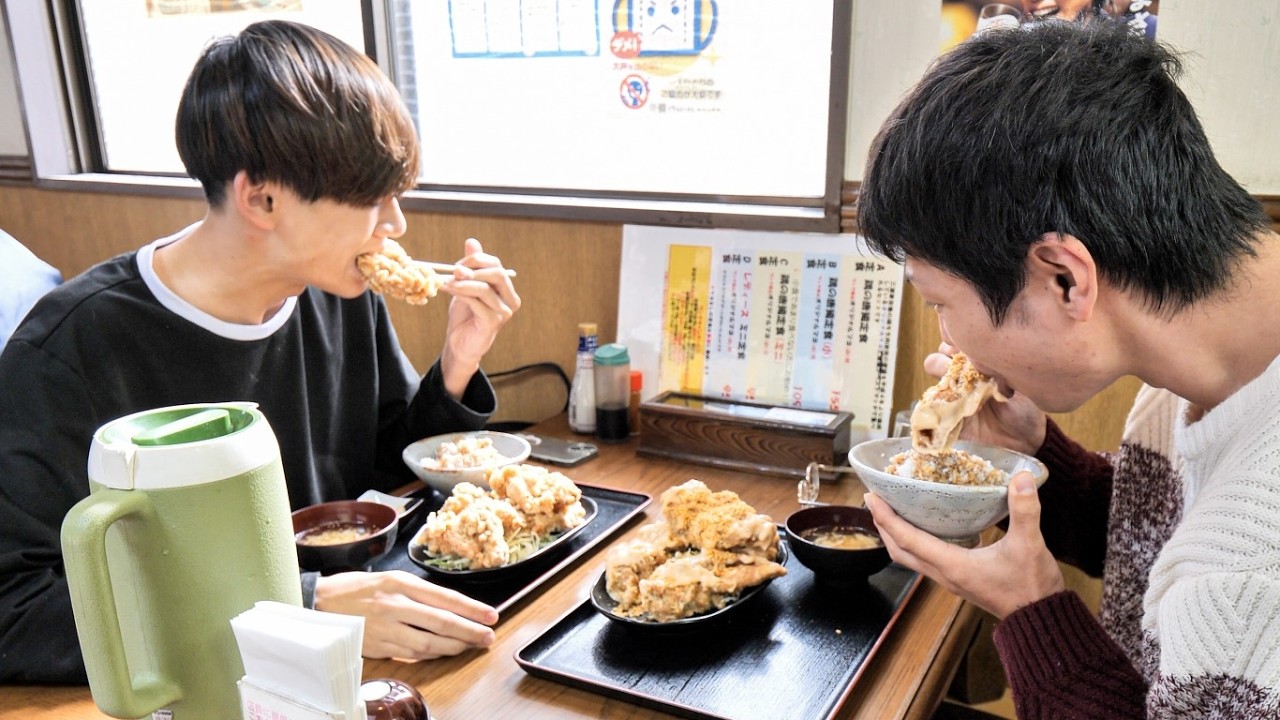 日本で３番目のデカ唐揚げに爆食いアニキ殺到の大衆食堂がヤバい丨Japanese Street Food