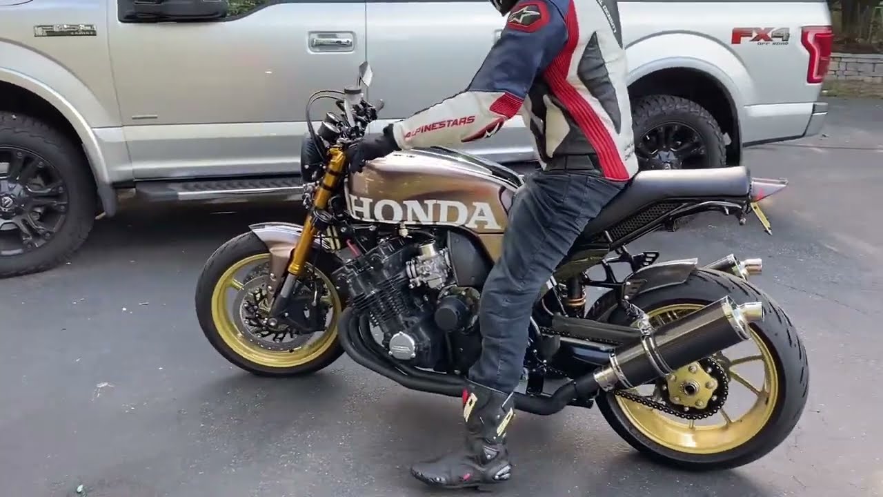 CBX 1000 Streetfighter with Delkevic Stubby 14