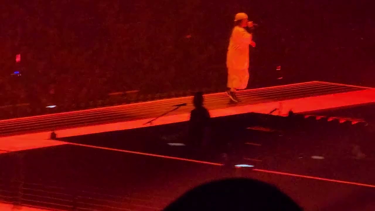 Billie Eilish HMHAS Glendale 2