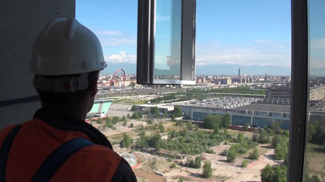 Sede Unica, la realizzazione del Centro servizi e la posa delle vetrate