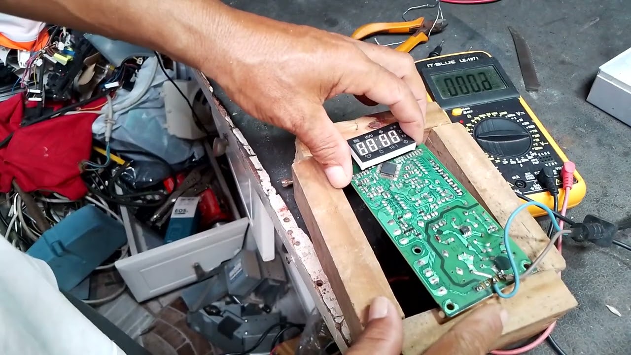 Micro-ondas LG n&atilde;o liga e n&atilde;o esquenta,primeira parte; Reparo da placa.
