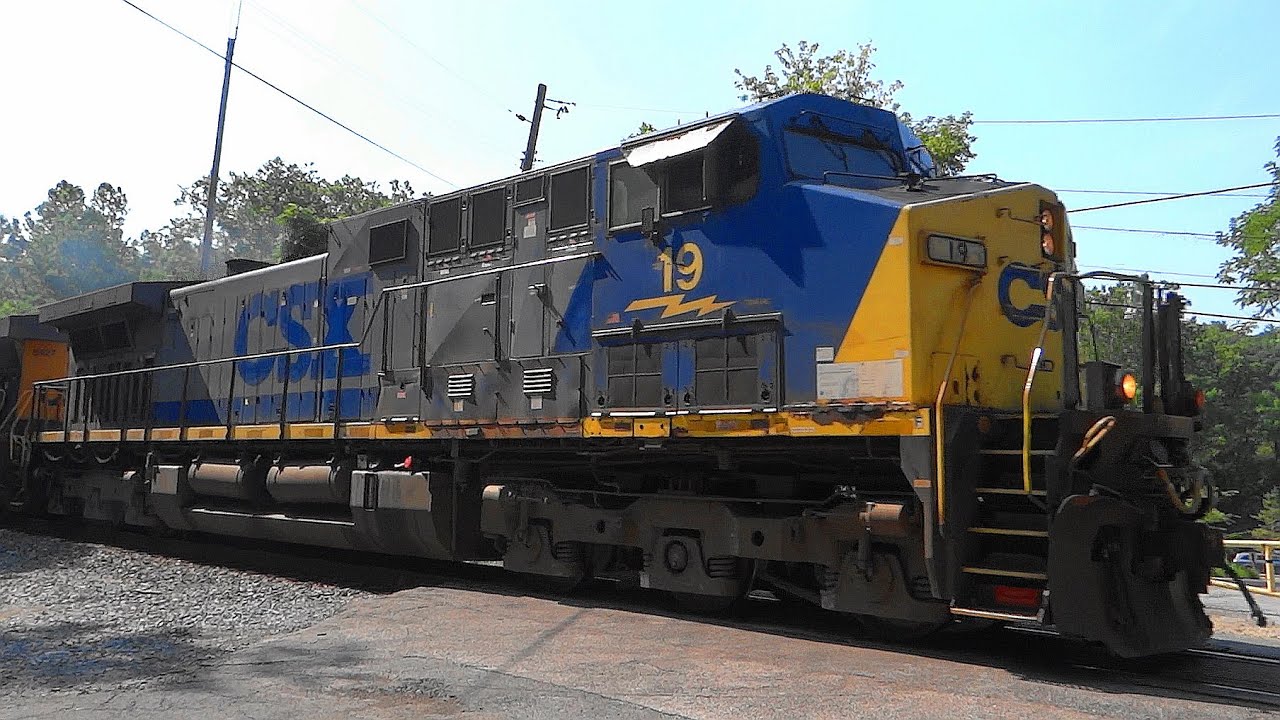 CSX Q217 Train With Loud Horn