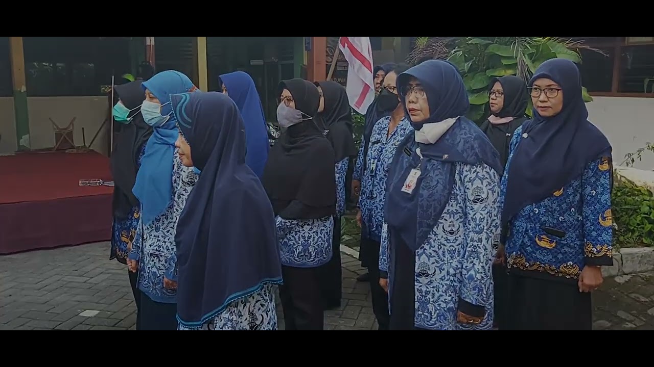 Upacara Bendera memperingati HUT RI ke 77 thn SDN Dupak 1 Surabaya 🇲🇨