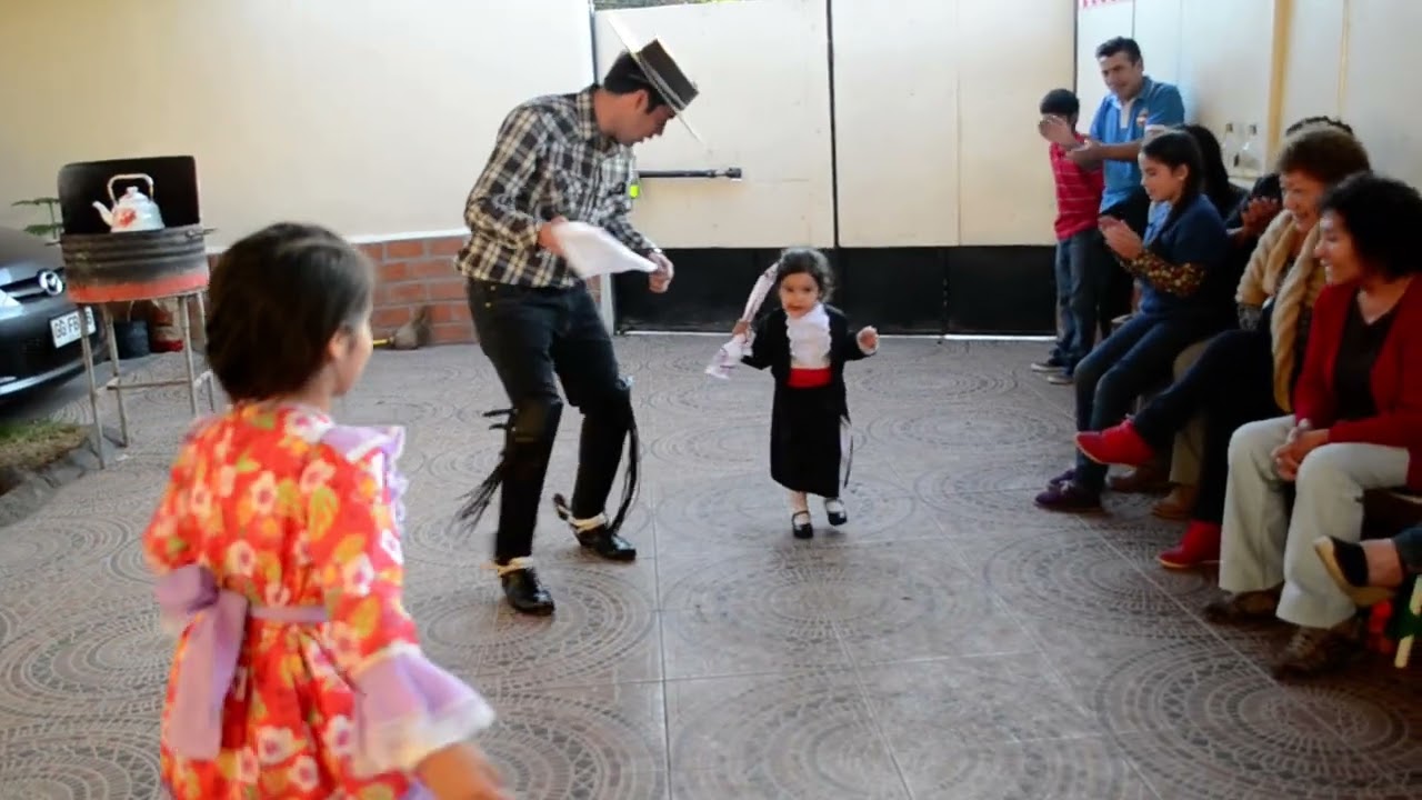 Rosario bailando cueca 2013