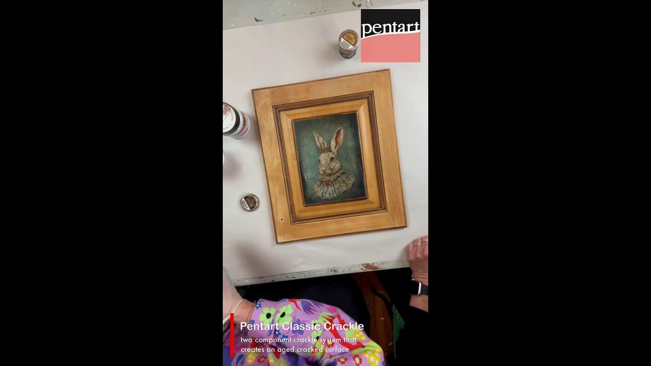 Live in The Studio With Pentart with the Pentart Classic Crackle.