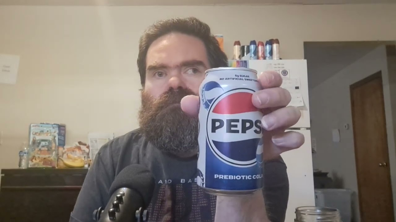 Обзор пребиотической колы Pepsi и пребиотической колы со вкусом вишни и ванили.