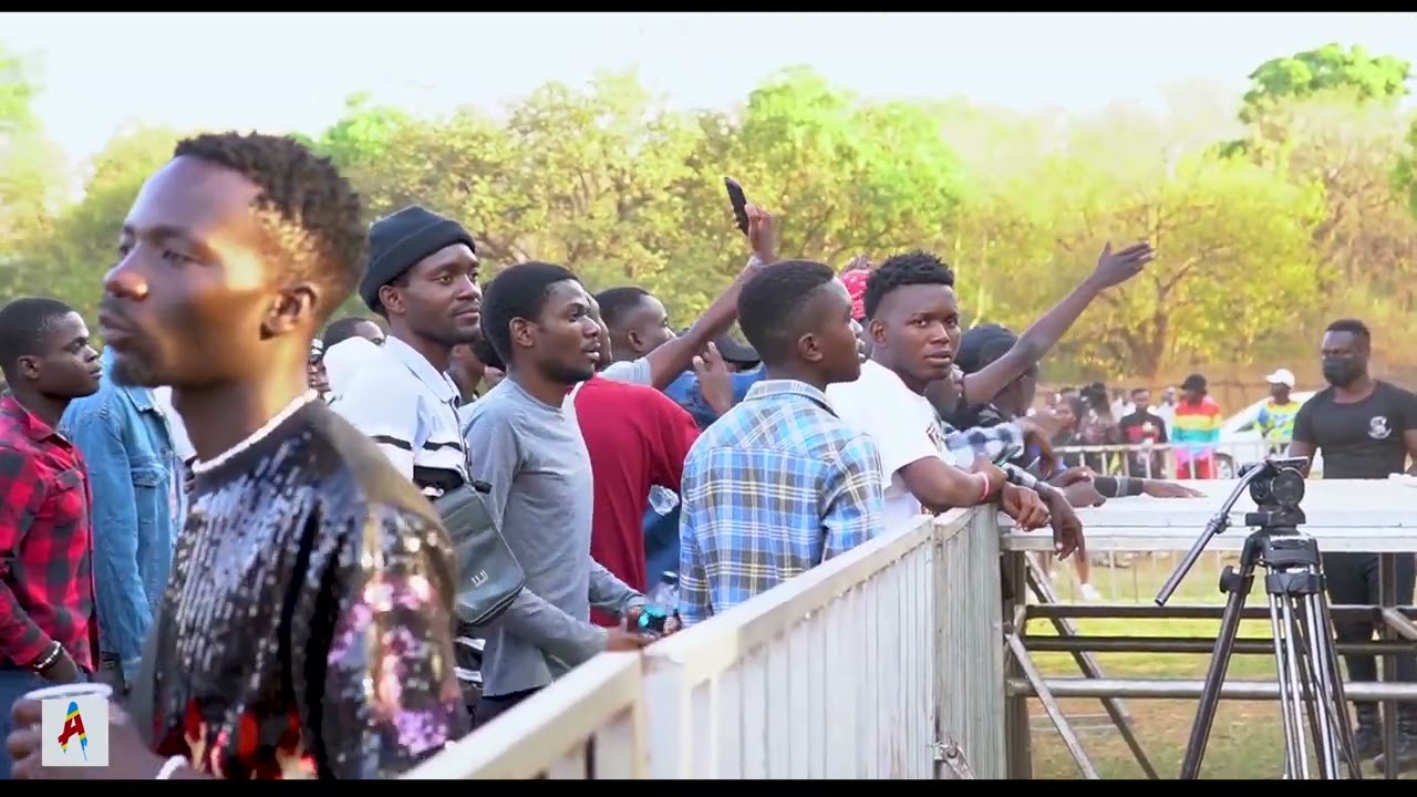 Watch what Kellie Divine did at golf club in Lilongwe ( King wa street) live performance