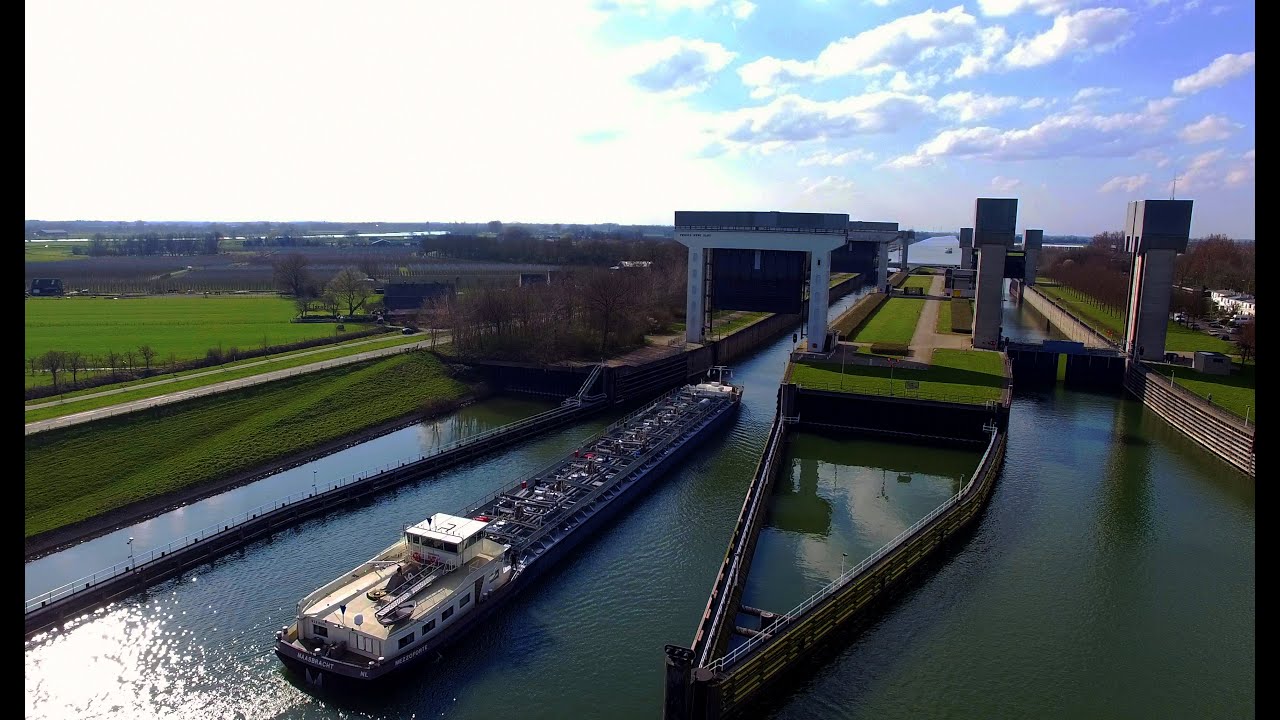 Prinses Irenesluis, Wijk bij Duurstede - 4K drone video - OKMediaProducties