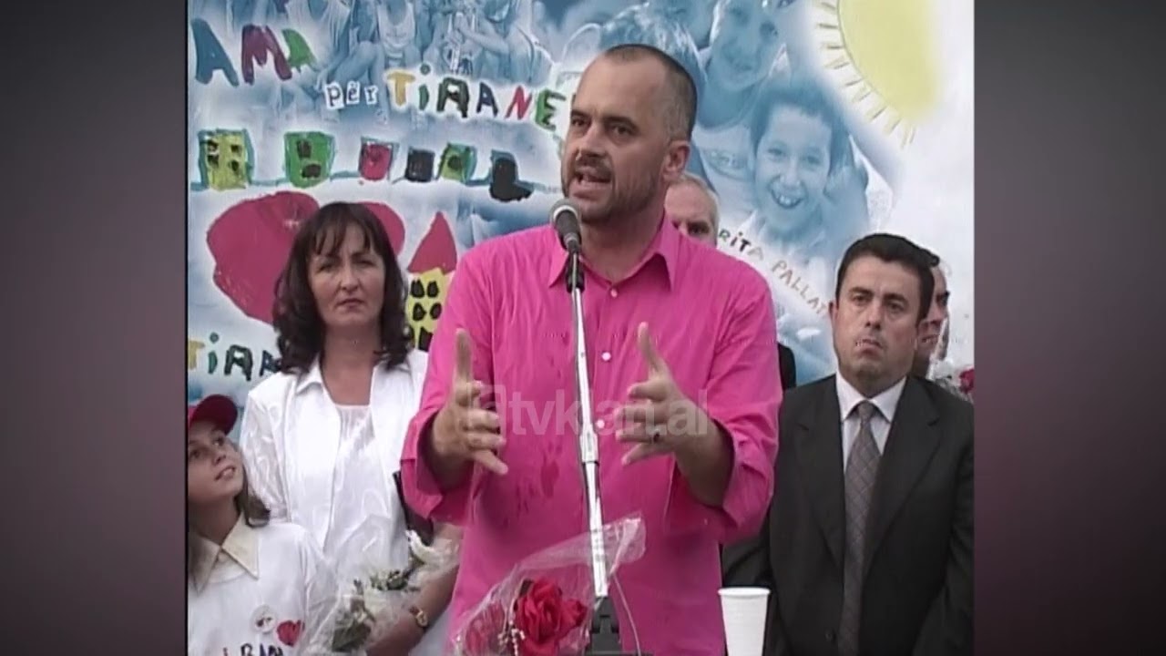 Edi Rama miting në njësinë 1, prezanton për kryetare minibashkie Anita Zaimin - (25 Shtator 2003)