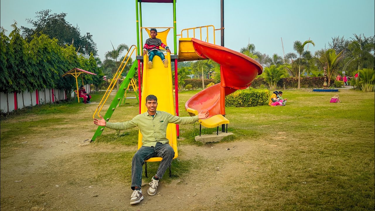 Amader Murshidabad ar onake gulo park a ghuralam 😊. 