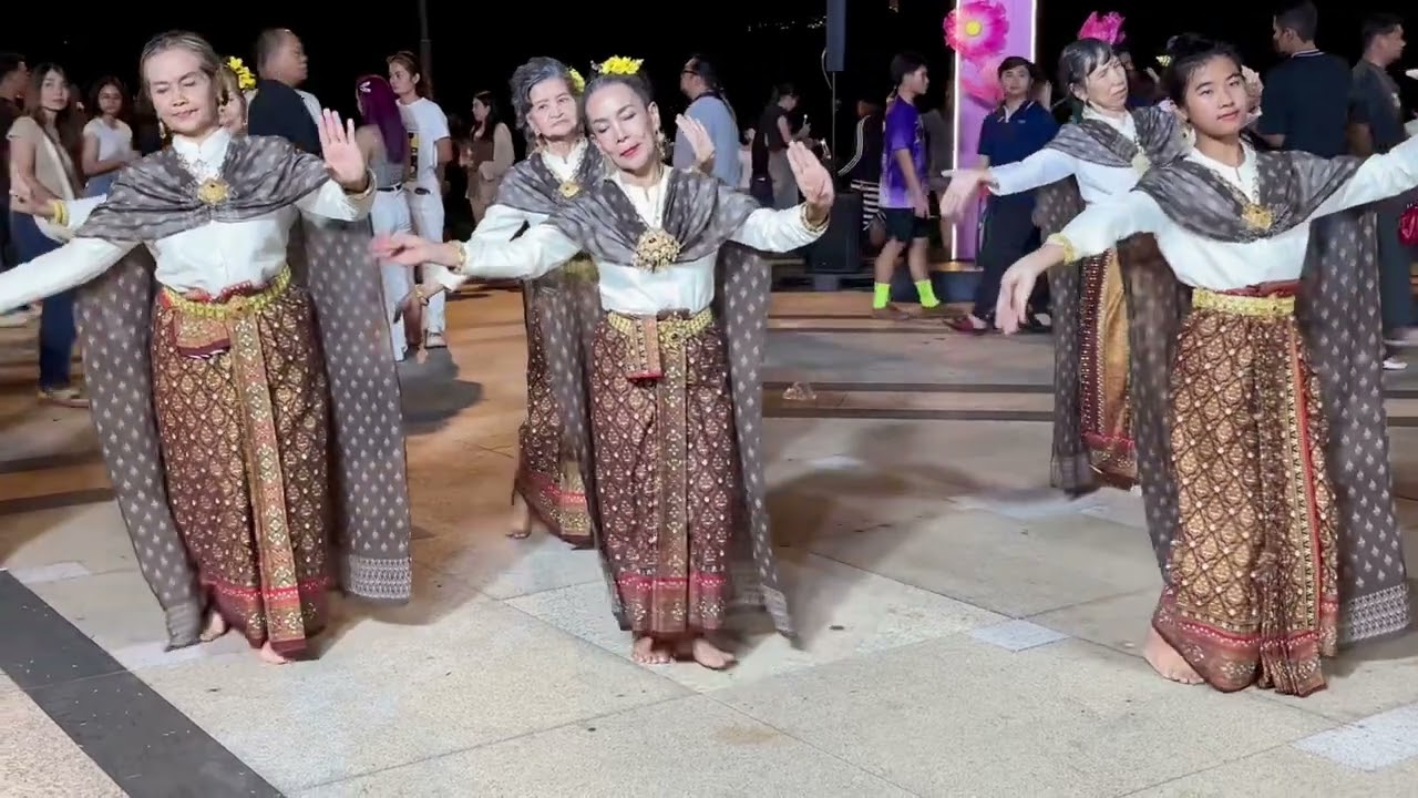 ระบำสุโขทัย #ชมรมรักษ์รำวงฯ เทศกาล ลอยกระทงเทศบาลเมืองฉะเชิงเทรา 5 พย.68