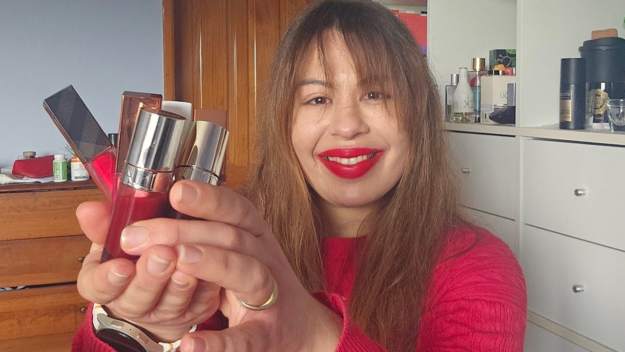 ASMR Trying On Lipglosses 💄 💋